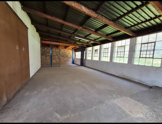 2,110M² WAREHOUSE FOR SALE IN HERIOTDALE